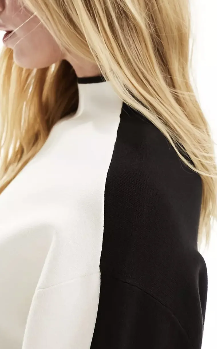 & Other Stories  |Long Sleeves Plain High-Neck Oversized V-neck & Crew neck