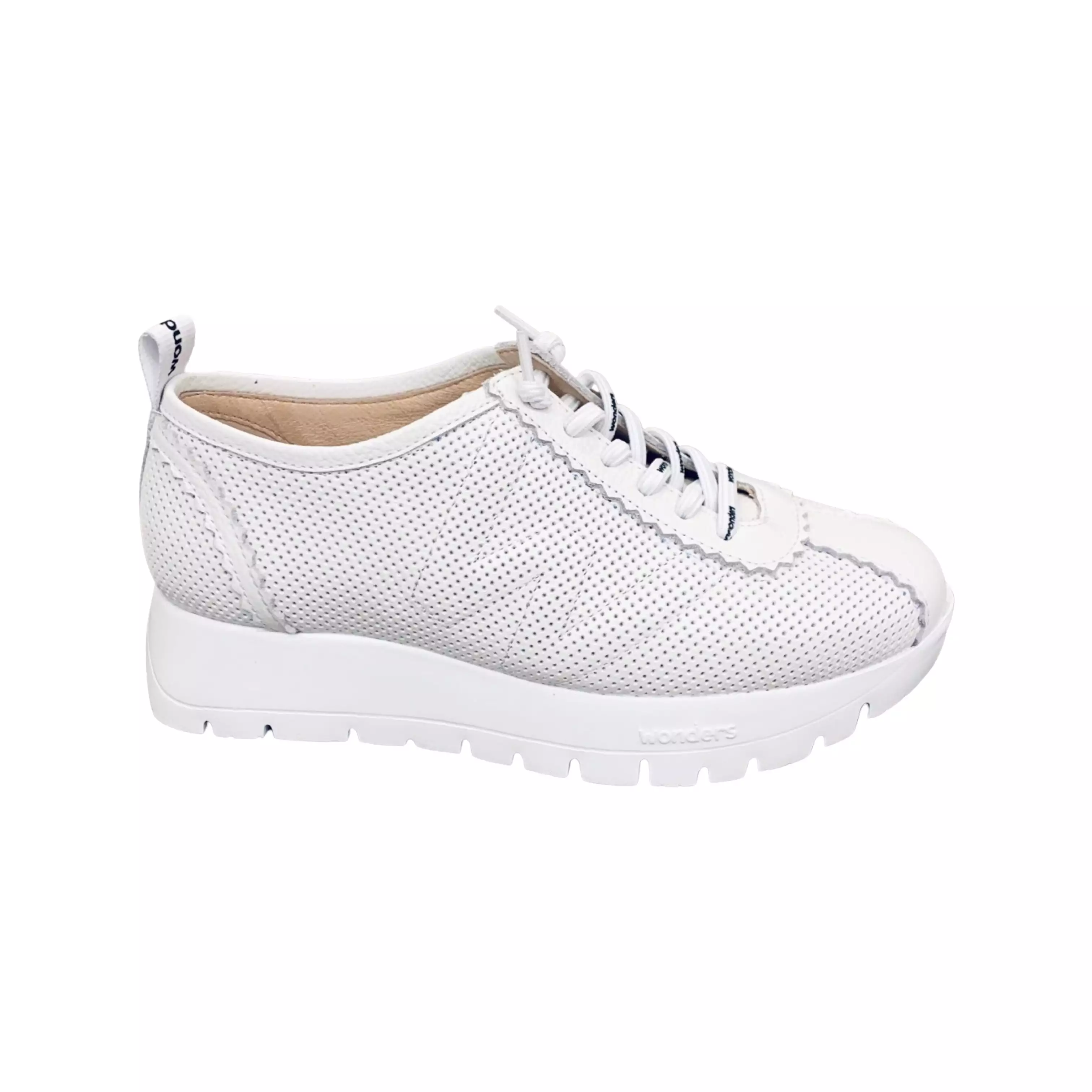 A2424 White Sneaker