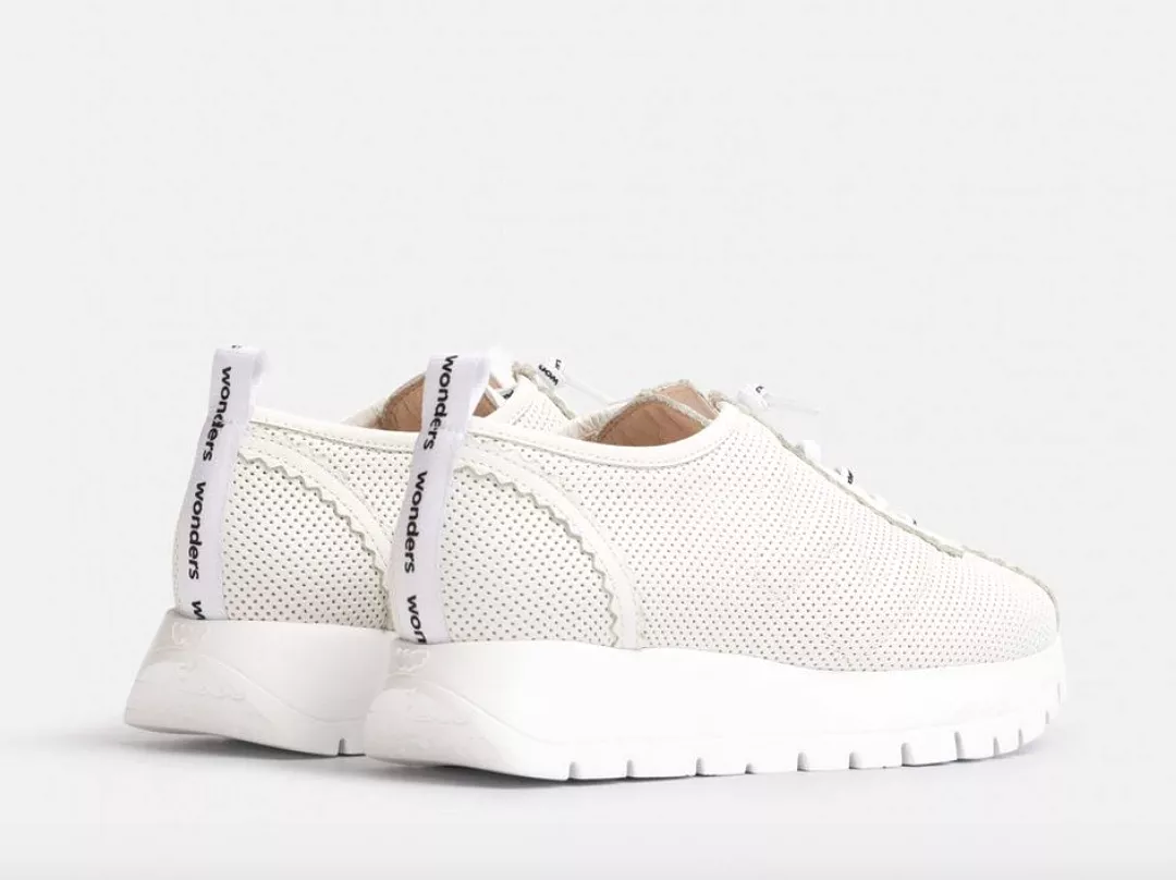 A2424 White Sneaker