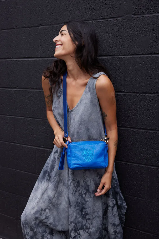 JAGUAR LUCIA CROSSBODY// AZUL REY