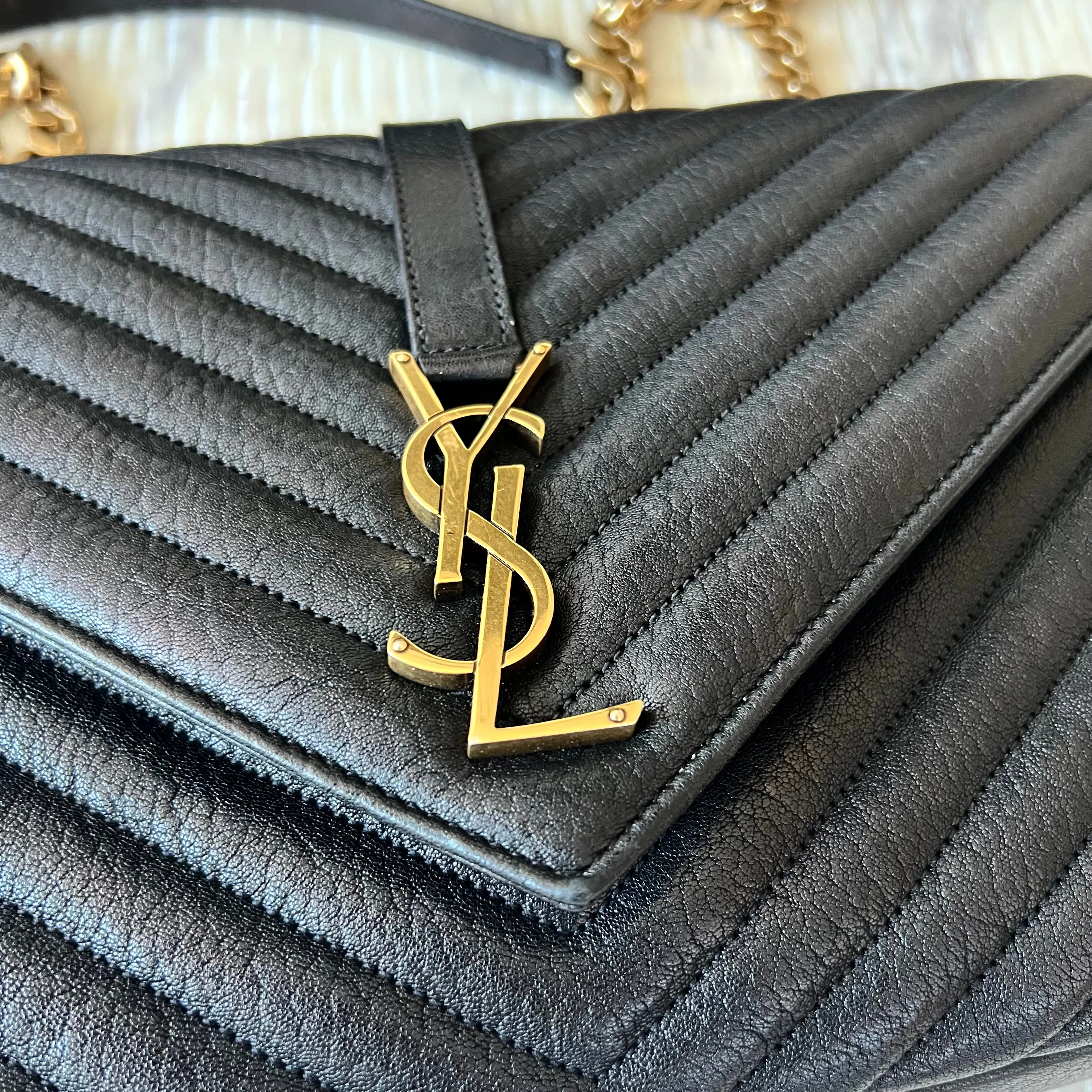 Saint Laurent COLLEGE LARGE CHAIN BAG IN QUILTED LEATHER