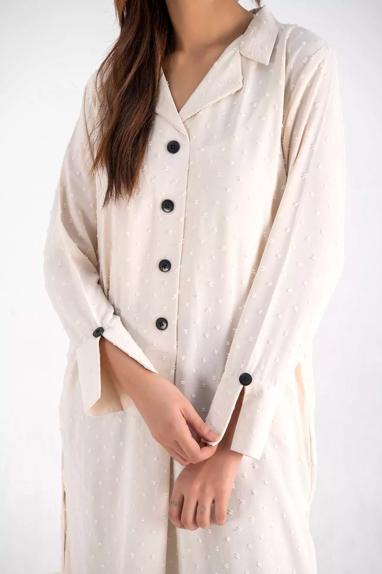 TEXTURED COLLAR SHIRT