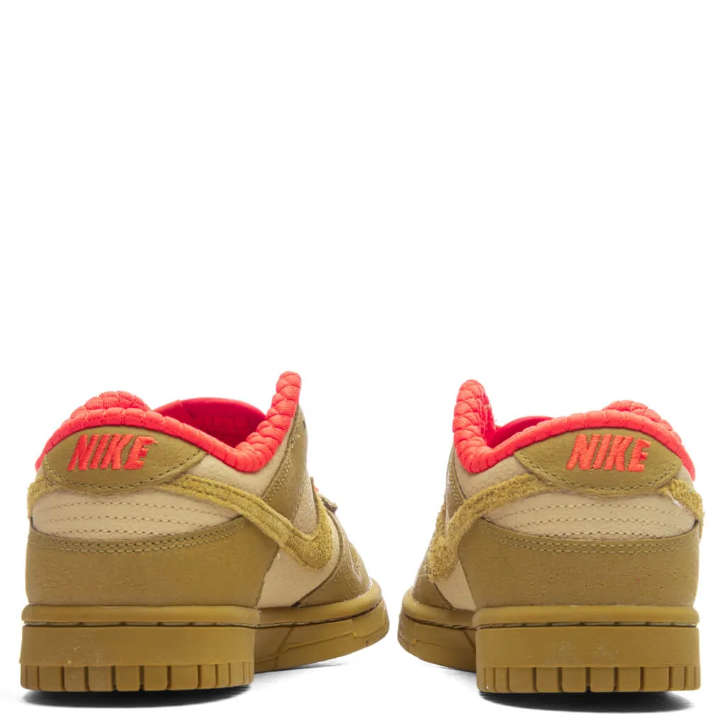 Women's Dunk Low - Sesame/Bronzine/Picante Red